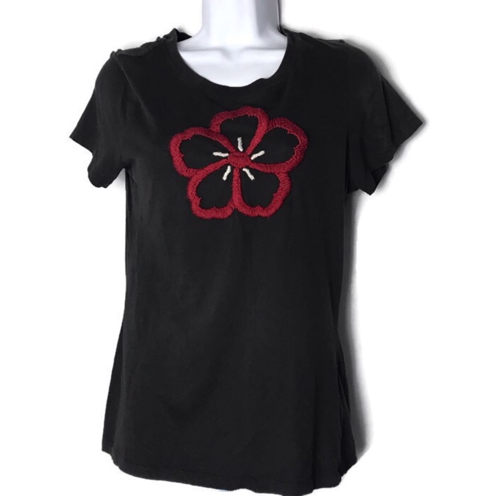 🔥4/25 Lucky Embroidered Tee. Size Medium